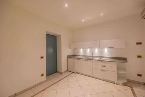 Villa i Cavaion Veronese, Verona, Cavaion Veronese - € 1.800.000 | Ref: R06676CAVI-1326123 - foto 30