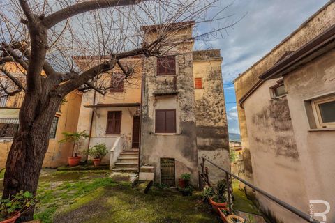 Villa i Carrara, Massa and Carrara, Carrara - € 448.000 | Ref: R06188CAVI-1333303 - foto 2