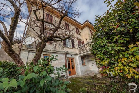 Villa i Carrara, Massa and Carrara, Carrara - € 448.000 | Ref: R06188CAVI-1333303 - foto 3
