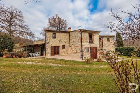 Farm hus i Radicofani, Siena, Radicofani - € 1.050.000 | Ref: R06062RARU-1334103 - foto 1