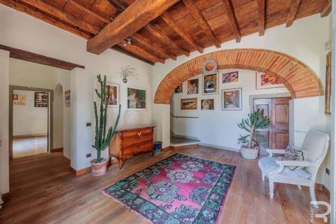Farm hus i Vicchio, Florence, Vicchio - € 850.000 | Ref: R054728VIRU-1336969 - foto 26