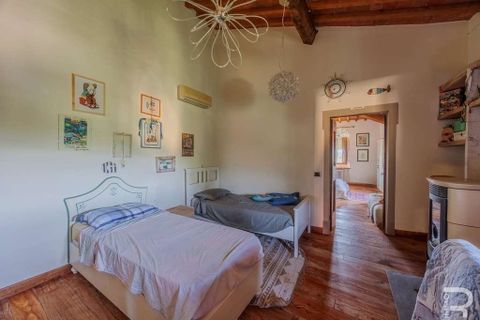 Farm hus i Vicchio, Florence, Vicchio - € 850.000 | Ref: R054728VIRU-1336969 - foto 33