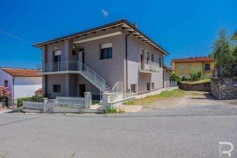 Villa i Bucine, Arezzo, Bucine - € 250.000 | Ref: R05462BUVI-1337298 - foto 1