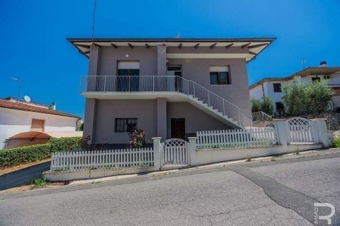 Villa i Bucine, Arezzo, Bucine - € 250.000 | Ref: R05462BUVI-1337298 - foto 2