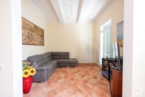 Villa a Viareggio, Lucca, Viareggio - € 750.000 | Ref: R05427VIEH-1337958 - foto 2