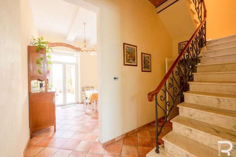 Villa a Viareggio, Lucca, Viareggio - € 750.000 | Ref: R05427VIEH-1337958 - foto 11