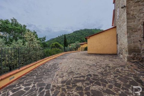 Farm hus i Carmignano, Prato, Carmignano - € 900.000 | Ref: R05360CARU-1338664 - foto 12