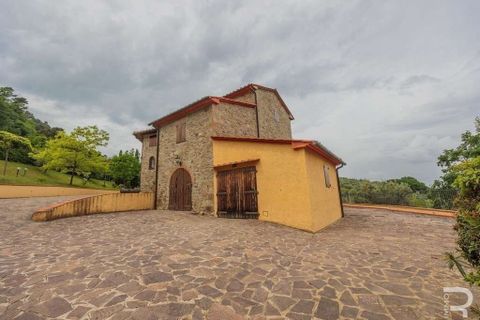 Farm hus i Carmignano, Prato, Carmignano - € 900.000 | Ref: R05360CARU-1338664 - foto 14