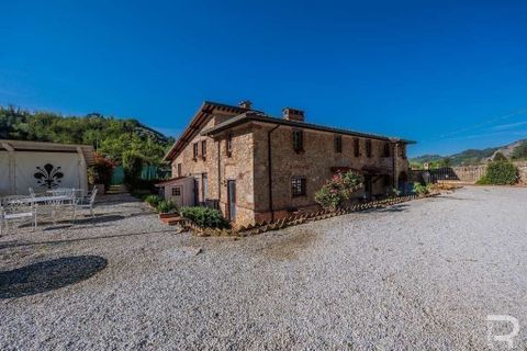 Farm hus i Camaiore, Lucca, Camaiore - € 1.200.000 | Ref: R05271RUCA-1339323 - foto 2