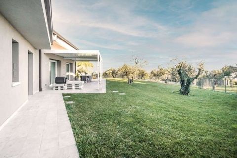 Villa i Sommacampagna, Verona, Sommacampagna - € 1.250.000 | Ref: R05124VISO-1340941 - foto 3