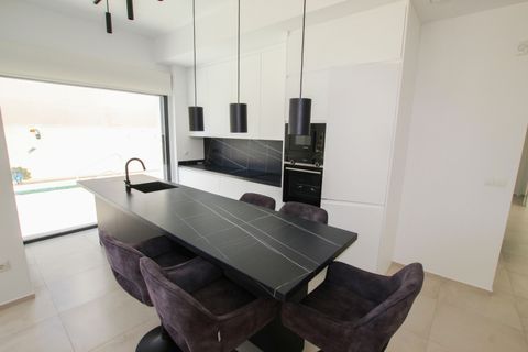 Villa a Finestrat, Alicante, Finestrat - € 749.000 | Ref: A000586 - foto 3