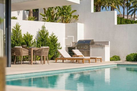 Villa en Calpe, Alicante, Calpe - € 1.180.000 | Ref: ALT70047 - photo 2