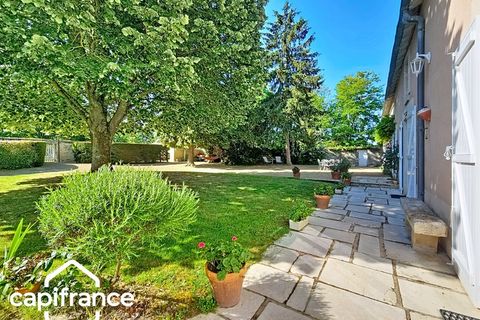 Villa en Thouars, Deux-Sevres, Thouars - € 294.000 | Ref: 340930339718 - photo 1