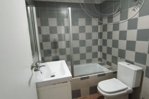 Villa in Barreiro, Setubal, Barreiro - € 1,300/month | Ref: 28/26 - photo 3