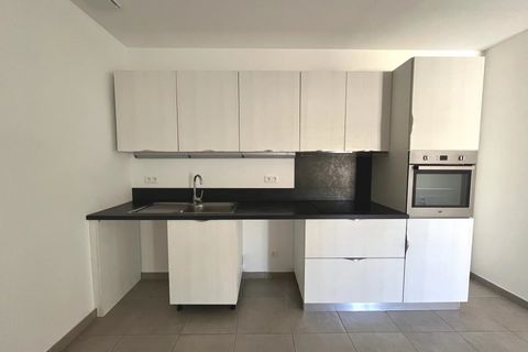Apartment in Rognes, Bouches-du-Rhone, Rognes - € 956/month | Ref: 03237 - photo 2