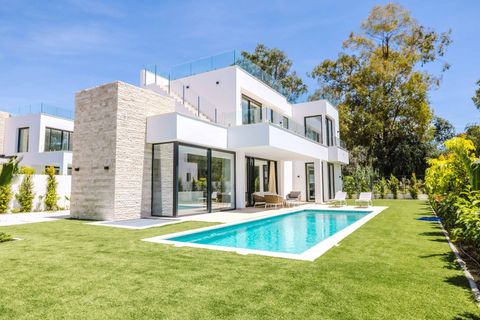 Villa en Marbella, Malaga, Marbella - € 2.100.000 | Ref: 540364c2-3117-43fd-9 - photo 1