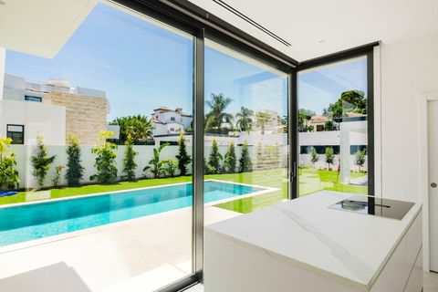 Villa en Marbella, Malaga, Marbella - € 2.100.000 | Ref: 540364c2-3117-43fd-9 - photo 13