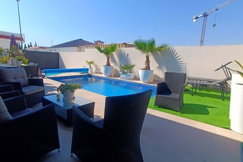 Villa a Daya Nueva, Alicante, Daya Nueva - € 389.995 | Ref: P9100 - foto 13
