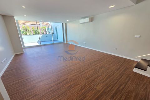 Villa i Odivelas, Lisbon, Odivelas - € 710.000 | Ref: MJM6969R5 - foto 1