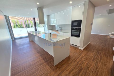 Villa i Odivelas, Lisbon, Odivelas - € 710.000 | Ref: MJM6969R5 - foto 9