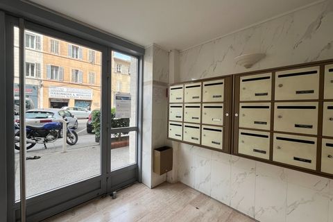 Lejlighed i Marseille, Bouches-du-Rhone, Marseille - € 190.000 | Ref: 830039023585 - foto 15