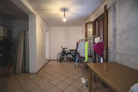 Villa i Prato, Prato, Prato - € 200.000 | Ref: MB200 - foto 5