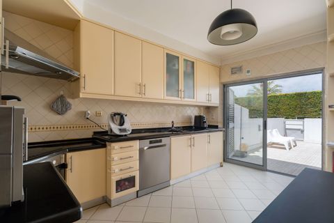 Villa i Carcavelos, Lisbon, Carcavelos - € 980.000 | Ref: C0483-01870 - foto 5