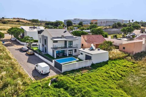 Villa i Oeiras, Lisbon, Oeiras - € 1.250.000 | Ref: CB15-0098 - foto 2