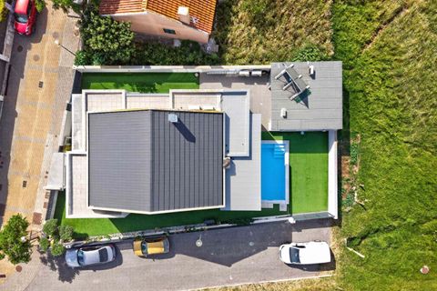 Villa i Oeiras, Lisbon, Oeiras - € 1.250.000 | Ref: CB15-0098 - foto 3