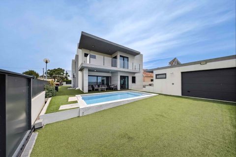 Villa i Oeiras, Lisbon, Oeiras - € 1.250.000 | Ref: CB15-0098 - foto 43
