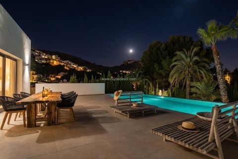 Villa a Moraira, Alicante, Moraira - € 1.495.000 | Ref: AMB-81539 - foto 4