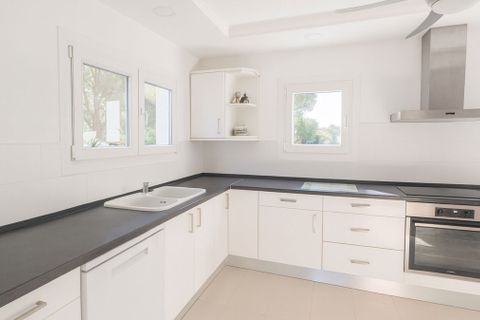 Villa en Marbella, Malaga, Marbella - € 1.535.000 | Ref: HFMs705673 - photo 15