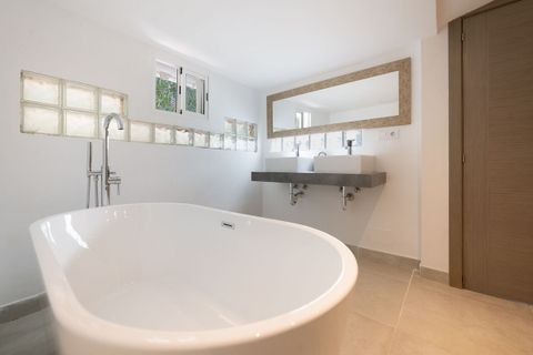 Villa en Marbella, Malaga, Marbella - € 2.500.000 | Ref: HFMs701229 - photo 18