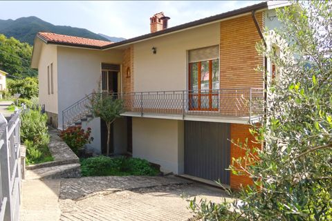 Villa i Bagnone, Massa and Carrara, Bagnone - € 290.000 | Ref: 391B - foto 1