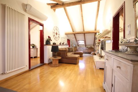 Apartament a Lucca, Lucca, Lucca - € 1.800/mes | Ref: AF01979 - foto 2