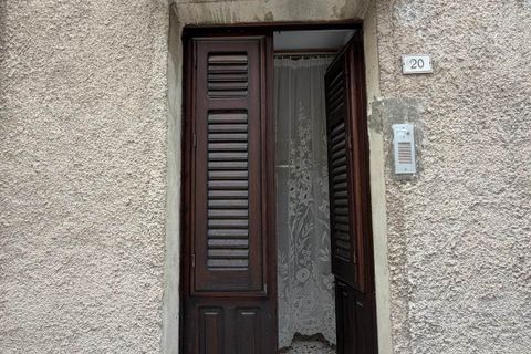 Villa a Chiusa Sclafani, Palermo, Chiusa Sclafani - € 29.000 | Ref: 8682RV40303 - foto 2