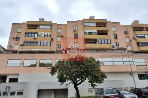Erhvervsejendom i Amadora, Lisbon, Amadora - € 2.500.000 | Ref: 047.001.021 - foto 1