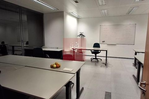 Erhvervsejendom i Amadora, Lisbon, Amadora - € 2.500.000 | Ref: 047.001.021 - foto 14