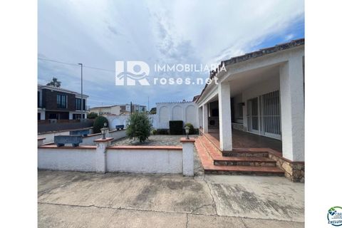 Villa i Empuriabrava, Gerona, Empuriabrava - € 379.000 | Ref: 3834 - foto 5
