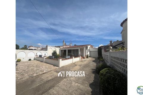 Villa a Empuriabrava, Gerona, Empuriabrava - € 379.000 | Ref: 4310 - foto 2