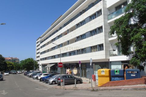 Helårsgrund i Amadora, Lisbon, Amadora - € 750.000 | Ref: C0184-01286 - foto 6