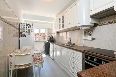 Lejlighed i Queluz, Lisbon, Queluz - € 300.000 | Ref: C0283-01189 - foto 9