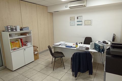 L'establiment comercial a Ragusa, Ragusa, Ragusa - € 240.000 | Ref: UV033 - foto 9