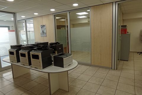L'establiment comercial a Ragusa, Ragusa, Ragusa - € 240.000 | Ref: UV033 - foto 11
