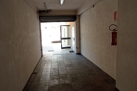 L'establiment comercial a Ragusa, Ragusa, Ragusa - € 240.000 | Ref: UV033 - foto 20