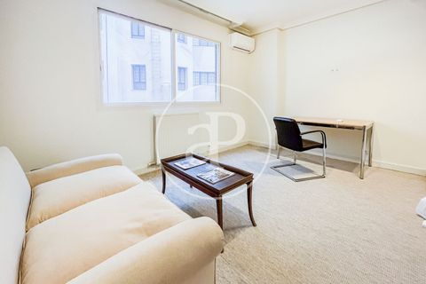 Villa a Madrid, Madrid, Madrid - € 1.350/mes | Ref: AM2606020 - foto 4