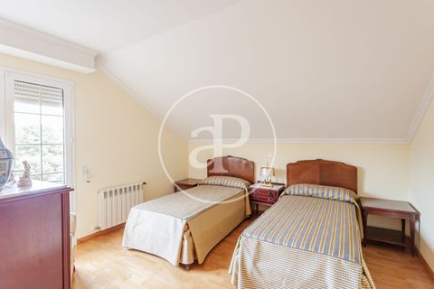 Villa en Torrelodones, Madrid, Torrelodones - € 1.150.000 | Ref: VMO2606004 - photo 33