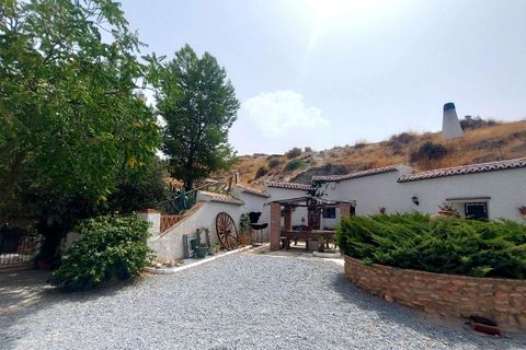 Cave house in Baza, Granada - photo 2