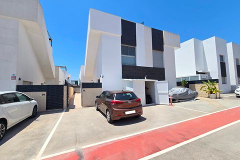 Villa a Ciudad Quesada, Alicante, Ciudad Quesada - € 395.000 | Ref: DSR-0077 - foto 3