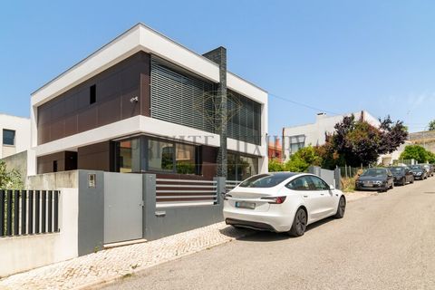 Villa a Oeiras, Lisbon, Oeiras - € 1.250.000 | Ref: 9202 - foto 2